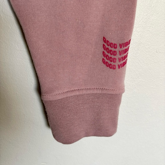 Brooklyn Cloth Pink Good Vibes Girls Club Crop Hoodie Sweatshirt Size Large - Picture 5 of 11